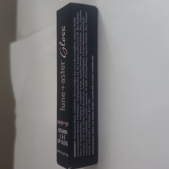 Lune + Aster Vitamin C &E Lip Gloss Influencer - Picture 4 of 5